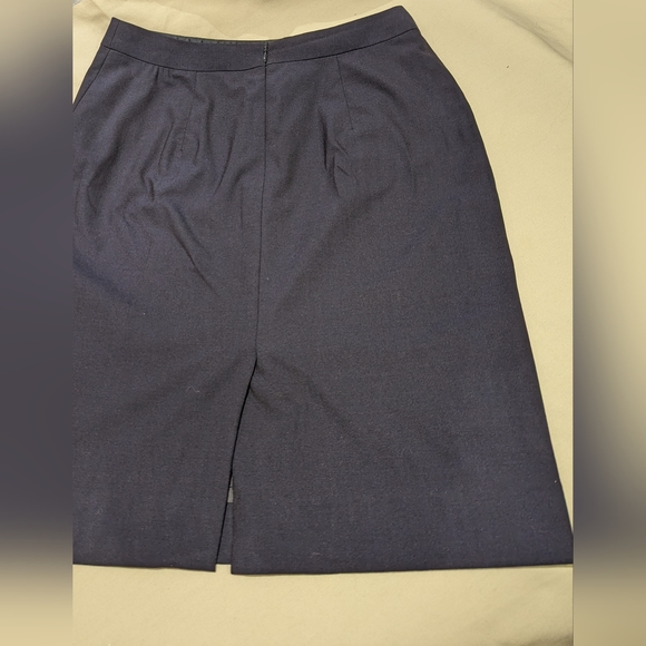 Banana Republic pencil skirt - Picture 3 of 5